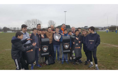 Et l'équipe qui représentera la BRETAGNE aux finales nationales de l'ORANGE RUGBY CHALLENGE est...